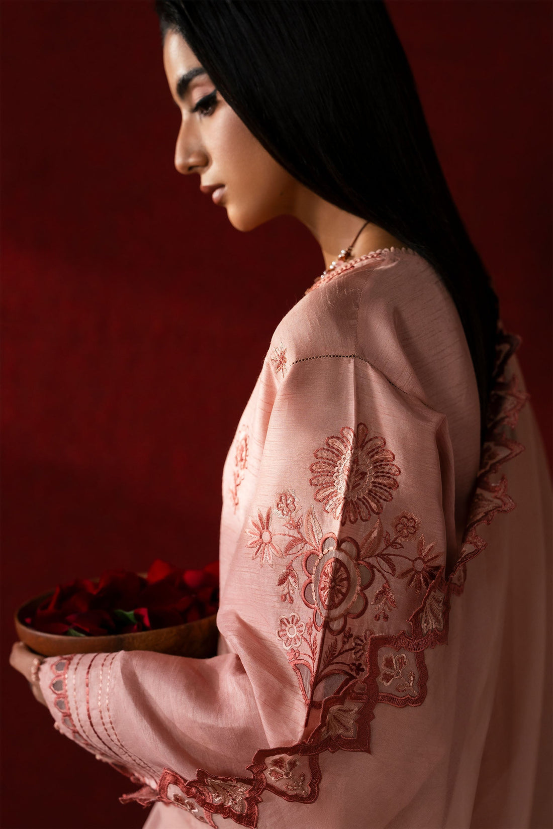 Zaha | Serae Pret |  ROSELYNNE