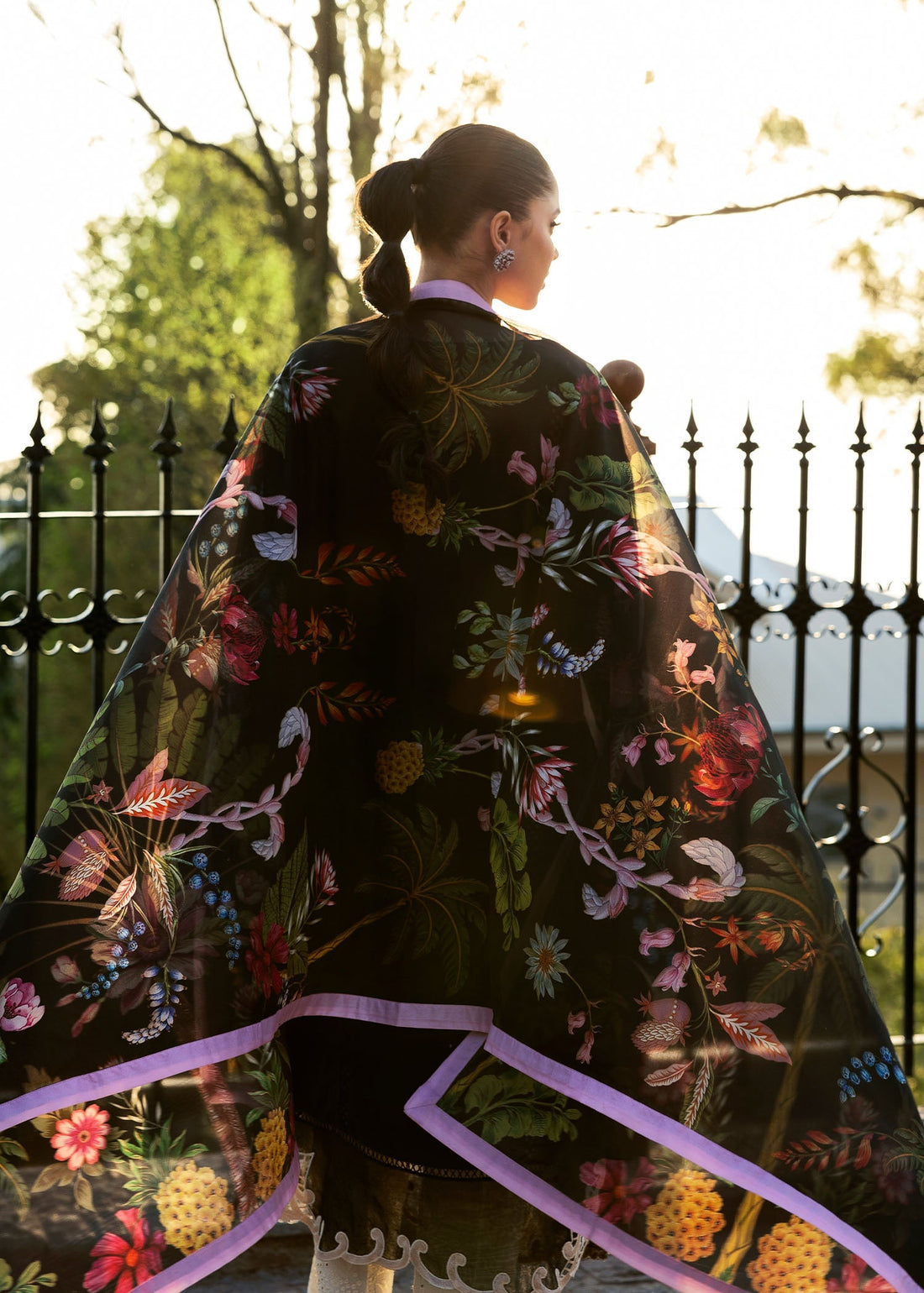 Saira Shakira | Bloom Lawn 25 | SAUVAGE 6-B