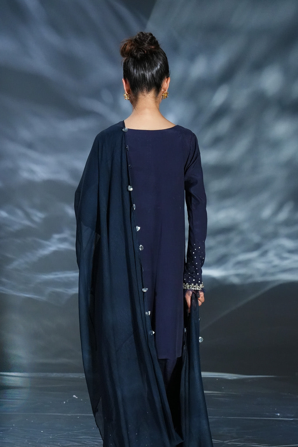 Amave | Oro Luxury Wear | AM-01